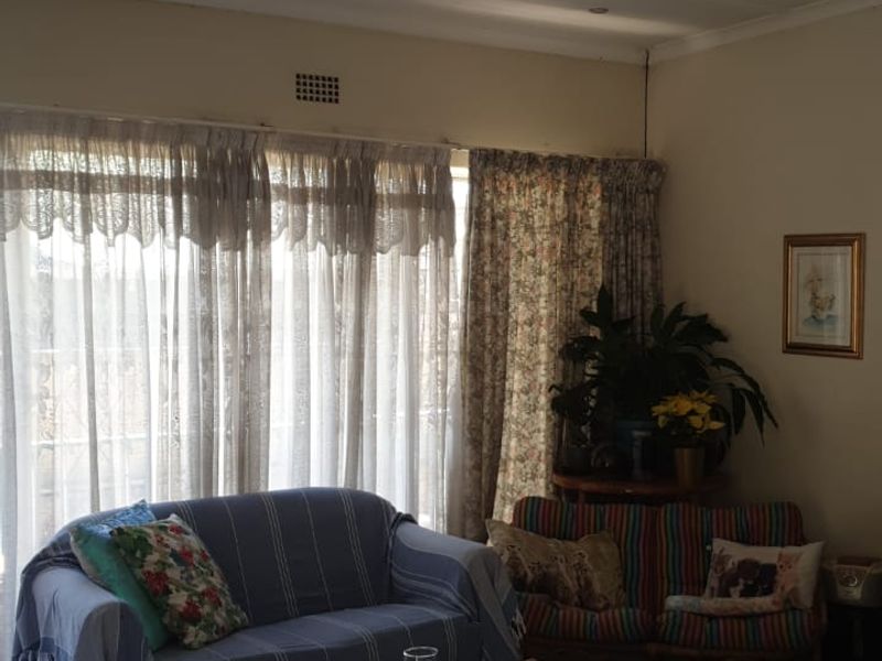 Stunning 3-Bedroom Home for Sale in Kensington - Photo 7