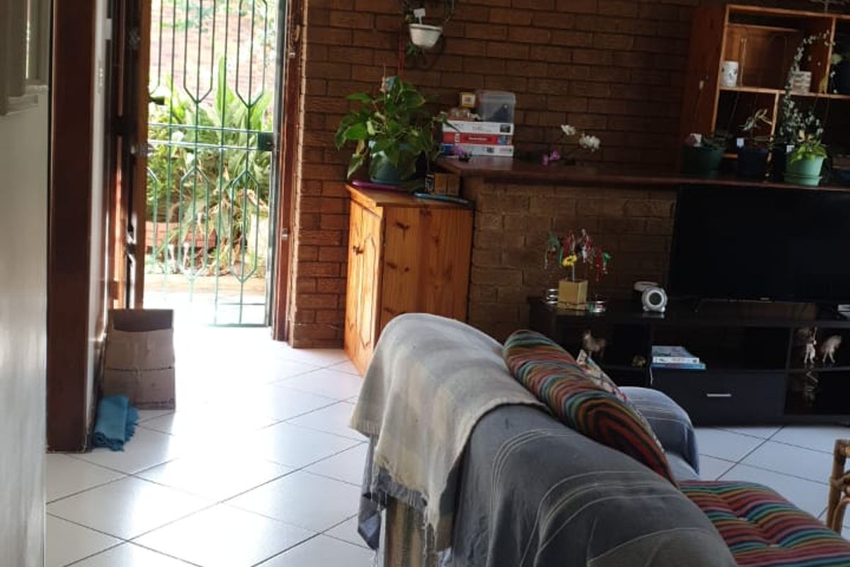 Stunning 3-Bedroom Home for Sale in Kensington - Photo 5