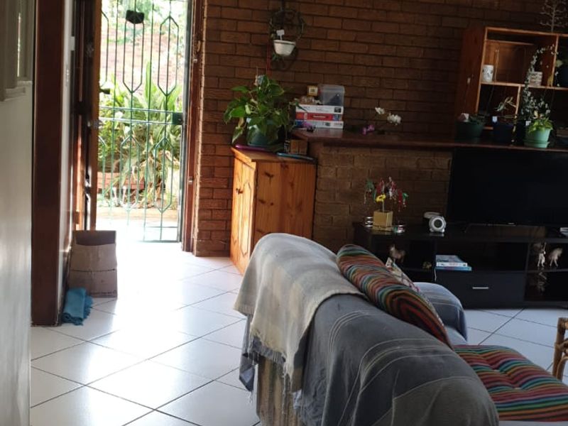 Stunning 3-Bedroom Home for Sale in Kensington - Photo 5