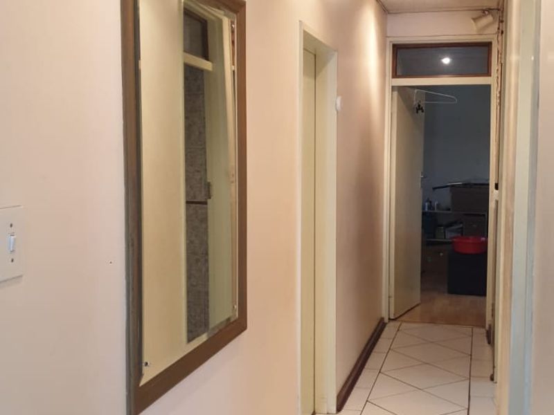 Stunning 3-Bedroom Home for Sale in Kensington - Photo 3