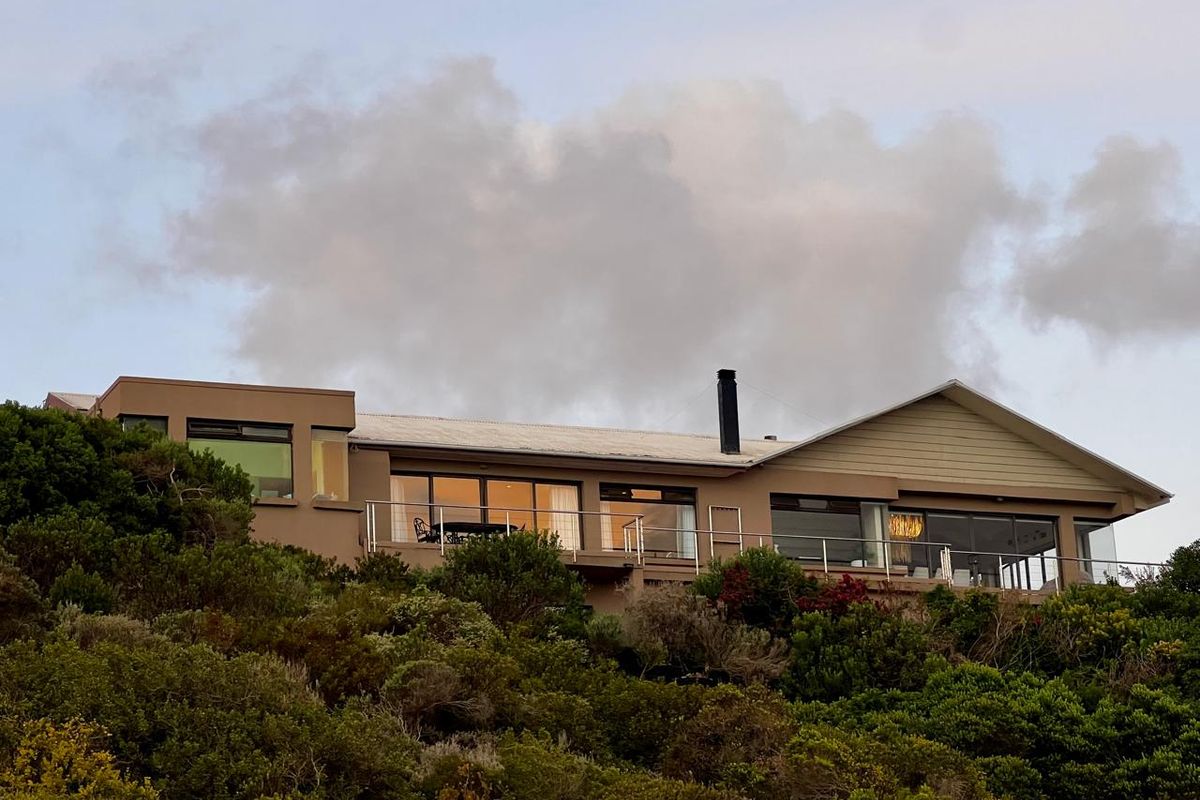 Coastal Masterpiece With Unrivalled Estuary & Bay Views - Photo 5