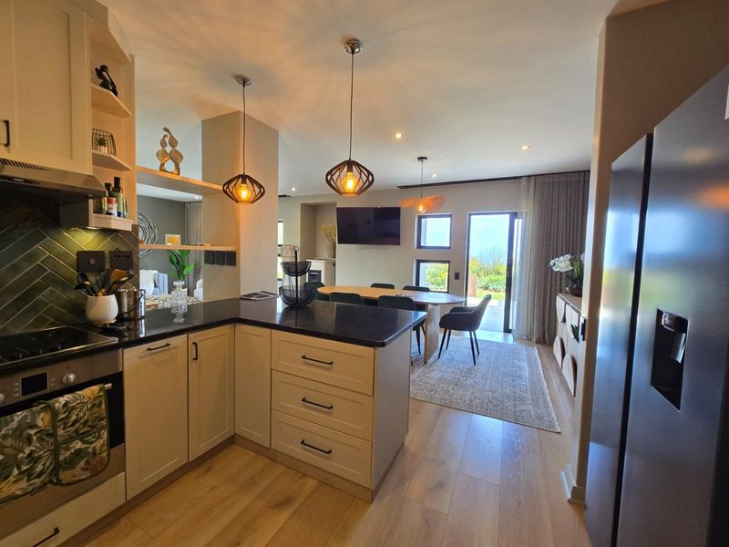 EXCLUSIVE EXECUTIVE DUPLEX TO RENT – OUBAAI GOLF ESTATE - Photo 3