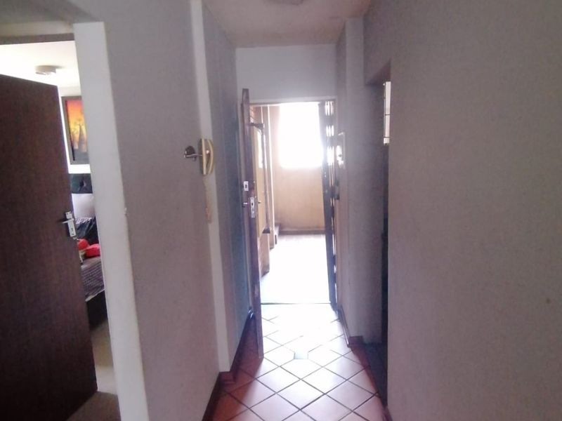 FOR SALE: Modern 2-Bedroom Apartment – Sunnyside East, Pretoria - Photo 10