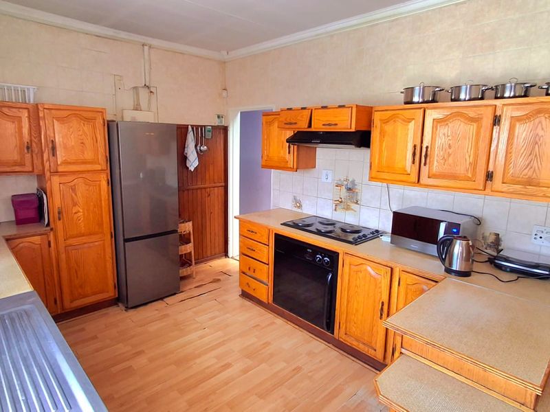 Sasolburg 3-Bedroom House for Sale Near High School, College, and Town - Photo 2