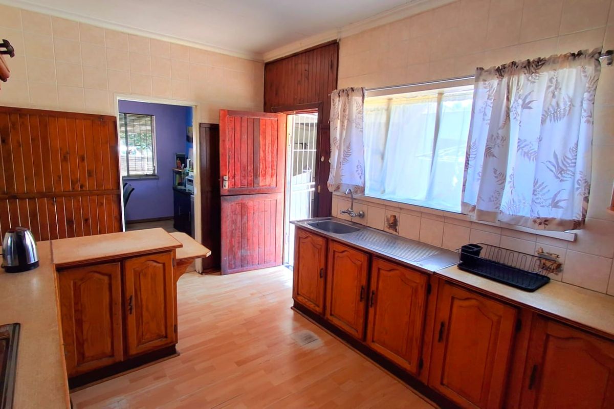 Sasolburg 3-Bedroom House for Sale Near High School, College, and Town - Photo 5