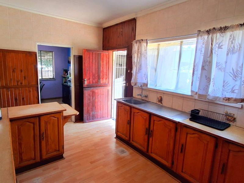 Sasolburg 3-Bedroom House for Sale Near High School, College, and Town - Photo 5