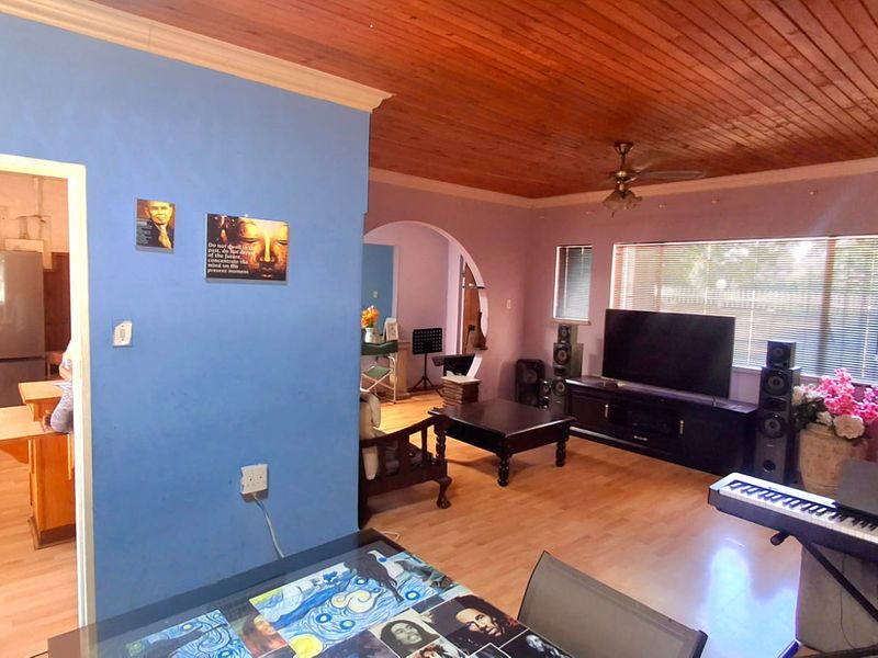 Sasolburg 3-Bedroom House for Sale Near High School, College, and Town - Photo 6