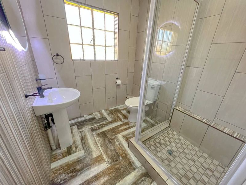 Modern 3-Bedroom Face-Brick Townhouse in a Secure Complex – Sasolburg - Photo 9