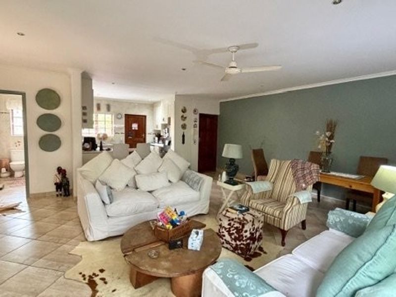 Charming 2-Bedroom Townhouse in a Secure Eco Estate in Margate  - Photo 8