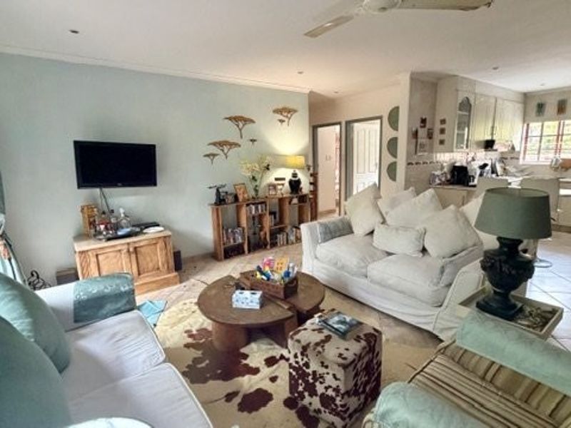 Charming 2-Bedroom Townhouse in a Secure Eco Estate in Margate  - Photo 9