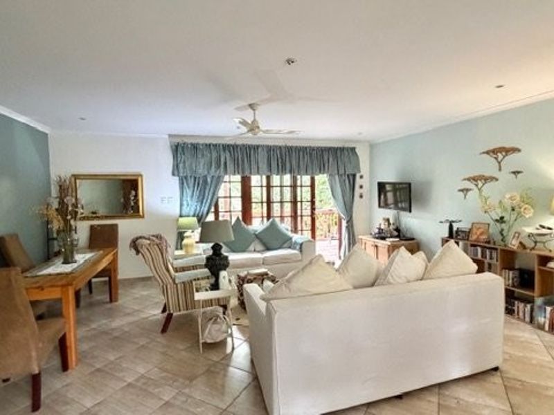 Charming 2-Bedroom Townhouse in a Secure Eco Estate in Margate  - Photo 5