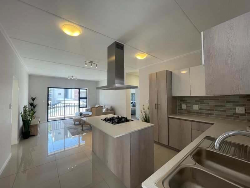 2 Bed | Pool + Clubhouse | Gas Stove | Secure Complex | 1st Floor - Photo 4