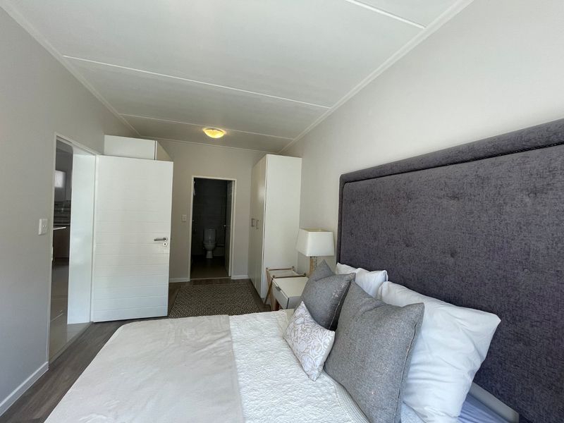 2 Bed | Pool + Clubhouse | Gas Stove | Secure Complex | 1st Floor - Photo 8