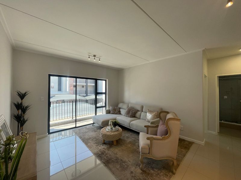 2 Bed | Pool + Clubhouse | Gas Stove | Secure Complex | 1st Floor - Photo 7