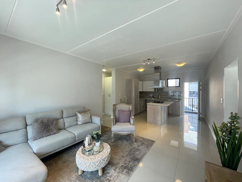 2 Bed | Pool + Clubhouse | Gas Stove | Secure Complex | 1st Floor - Photo 6