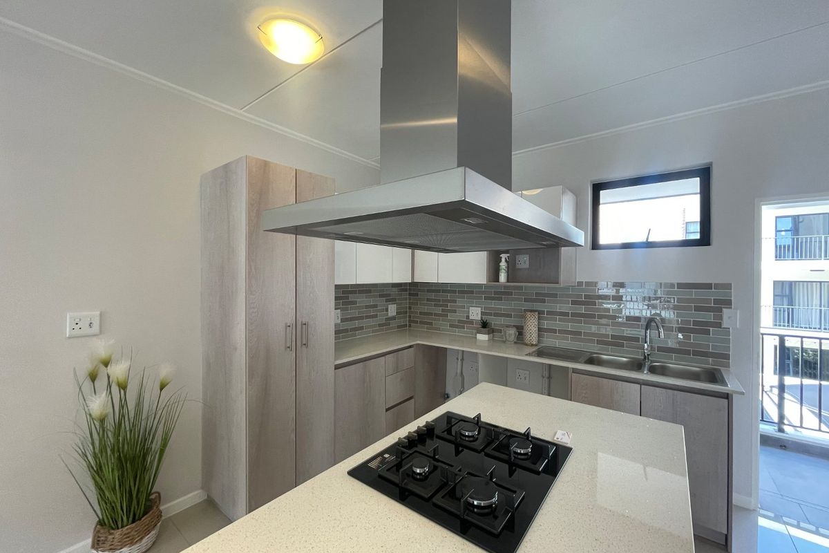 2 Bed | Pool + Clubhouse | Gas Stove | Secure Complex | 1st Floor - Photo 3