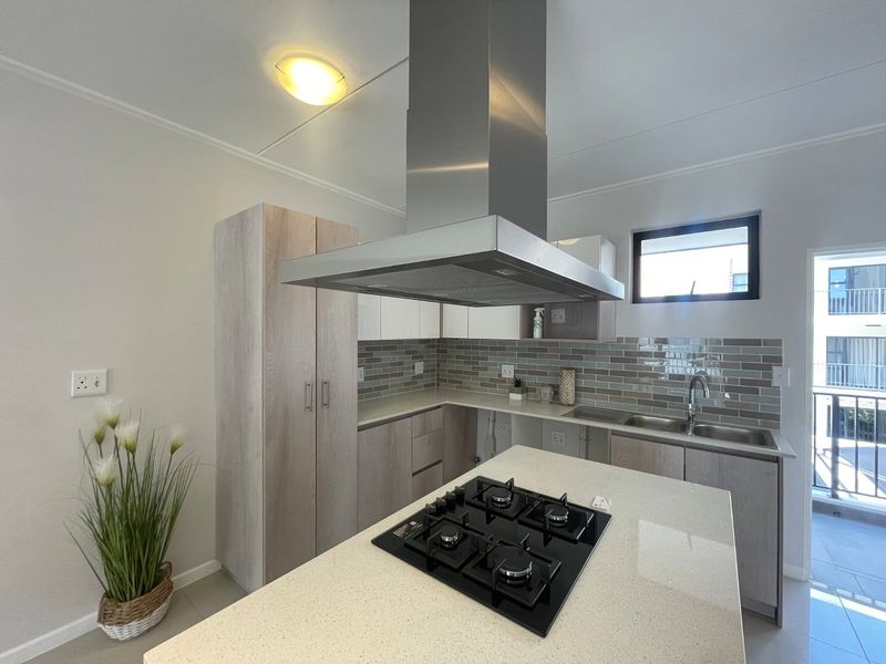 2 Bed | Pool + Clubhouse | Gas Stove | Secure Complex | 1st Floor - Photo 3