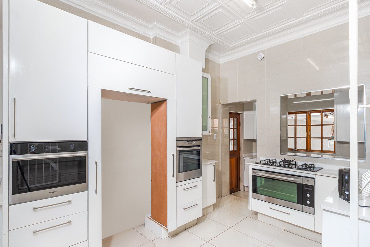 Spectacular Five Bedroom Home For Sale in Auckland Park - Photo 5