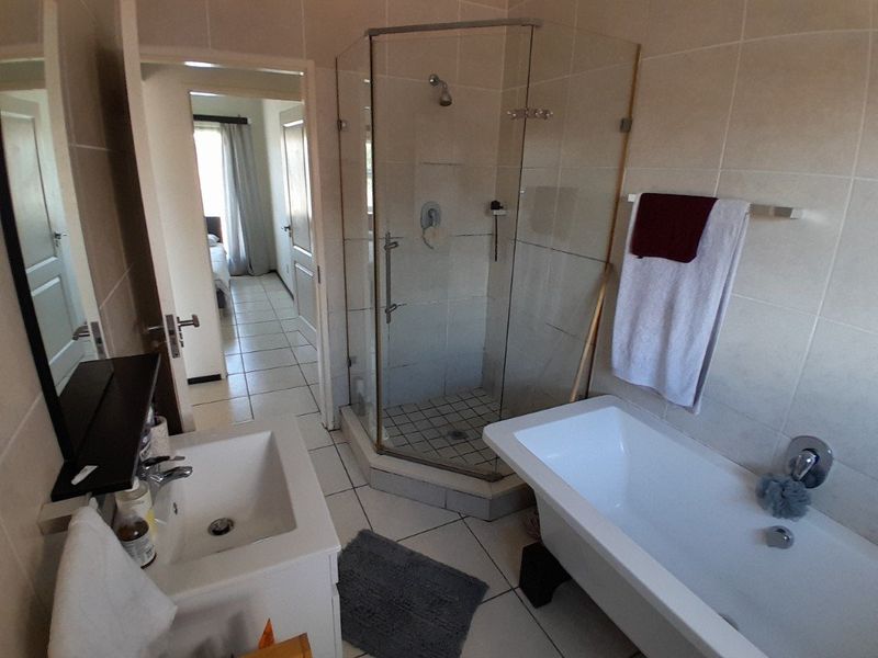 NEW LISTING - Available 1 January 2026 - Photo 8