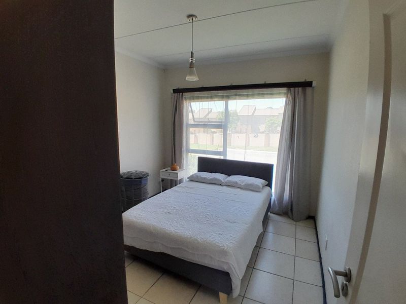 NEW LISTING - Available 1 January 2026 - Photo 9