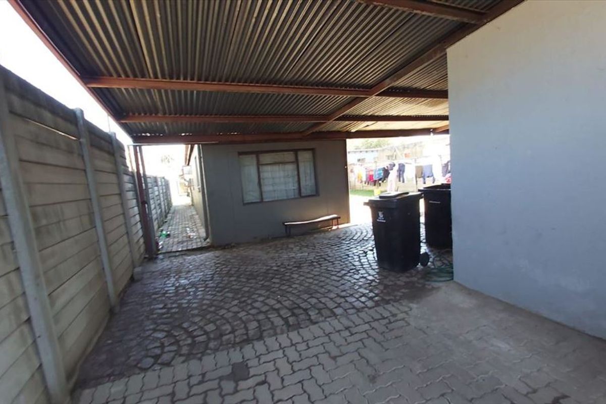 Versatile Property with Staff Accommodation - Photo 3