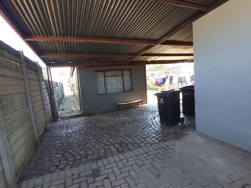 Versatile Property with Staff Accommodation - Photo 3