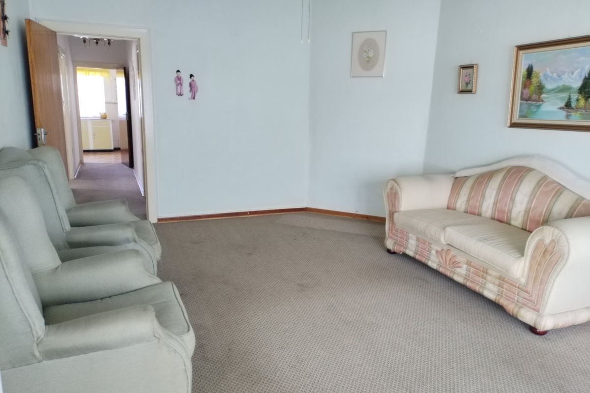 3 Bedroom House for Sale in Strubenvale  - Photo 4