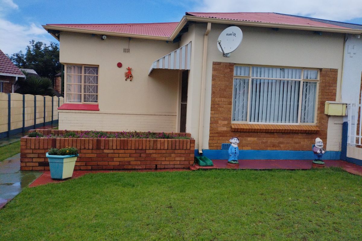 3 Bedroom House for Sale in Strubenvale  - Photo 2