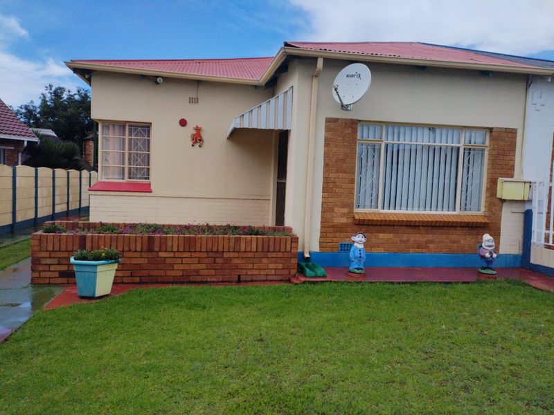 3 Bedroom House for Sale in Strubenvale  - Photo 2