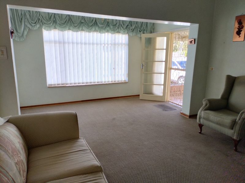 3 Bedroom House for Sale in Strubenvale  - Photo 6