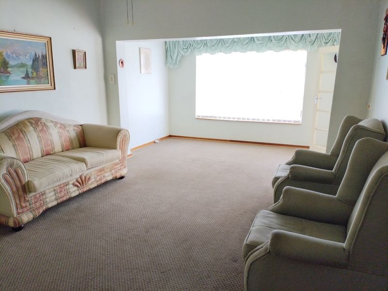 3 Bedroom House for Sale in Strubenvale  - Photo 7