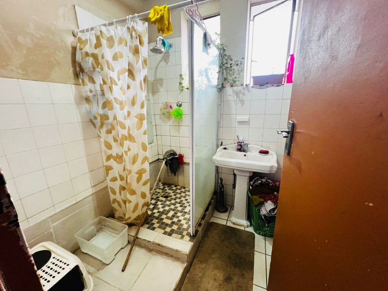 Owner Occupied Investment 92sq flat - Photo 10