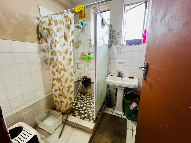 Owner Occupied Investment 92sq flat - Photo 8