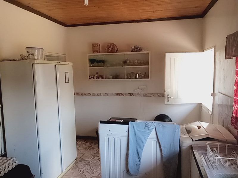 Charming 3-Bedroom Home in Vierfontein South – R425,000 - Photo 8