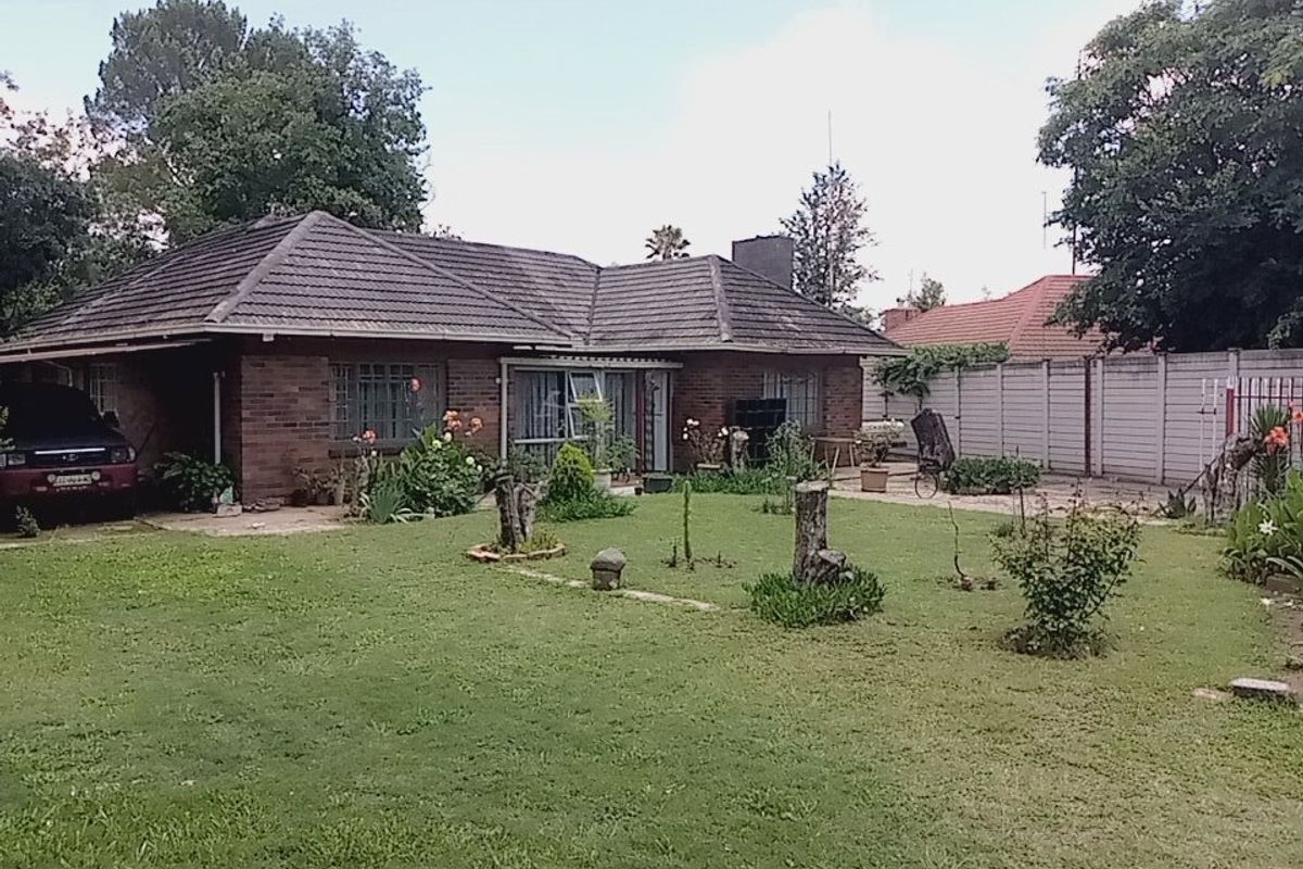Charming 3-Bedroom Home in Vierfontein South – R425,000 - Photo 2