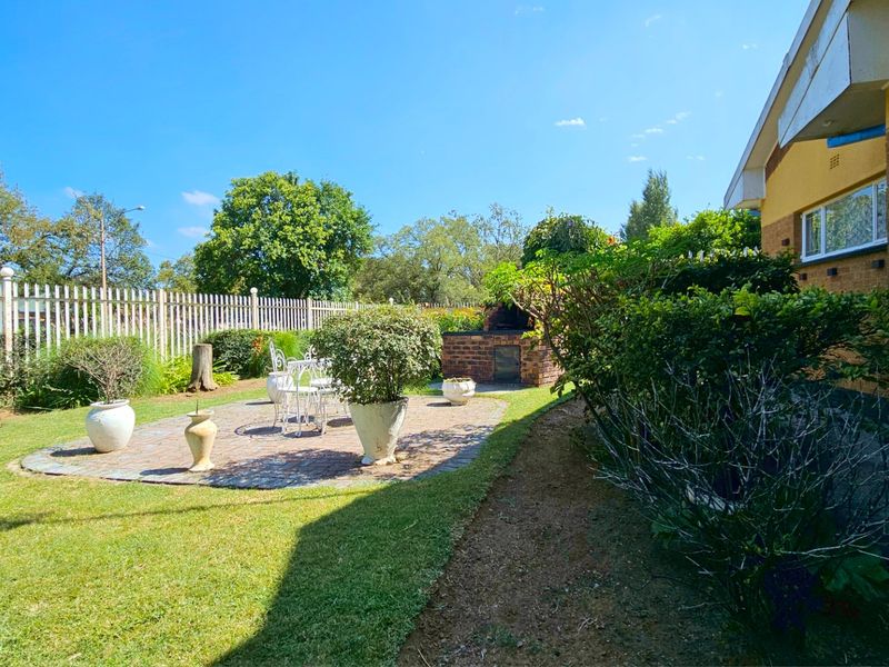 An impeccably presented family home in Three Rivers. - Photo 5