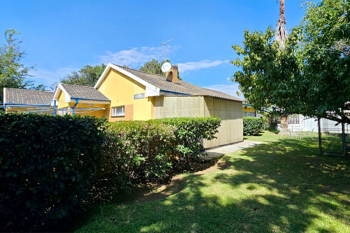 An impeccably presented family home in Three Rivers. - Photo 3
