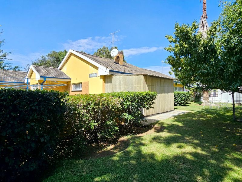 An impeccably presented family home in Three Rivers. - Photo 3
