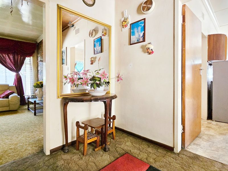 An impeccably presented family home in Three Rivers. - Photo 9