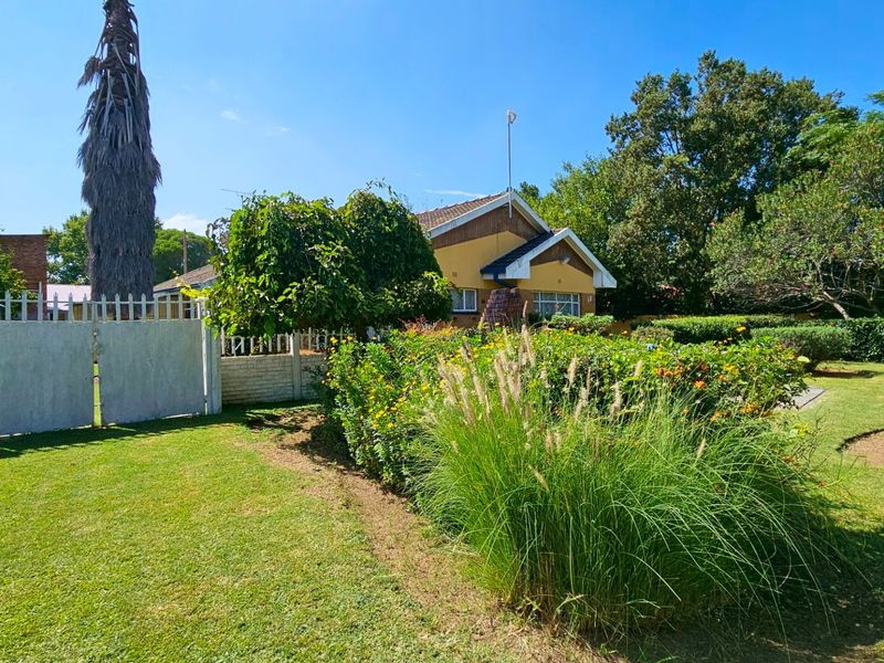 An impeccably presented family home in Three Rivers. - Photo 7