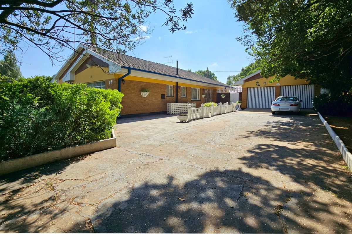 An impeccably presented family home in Three Rivers. - Photo 4