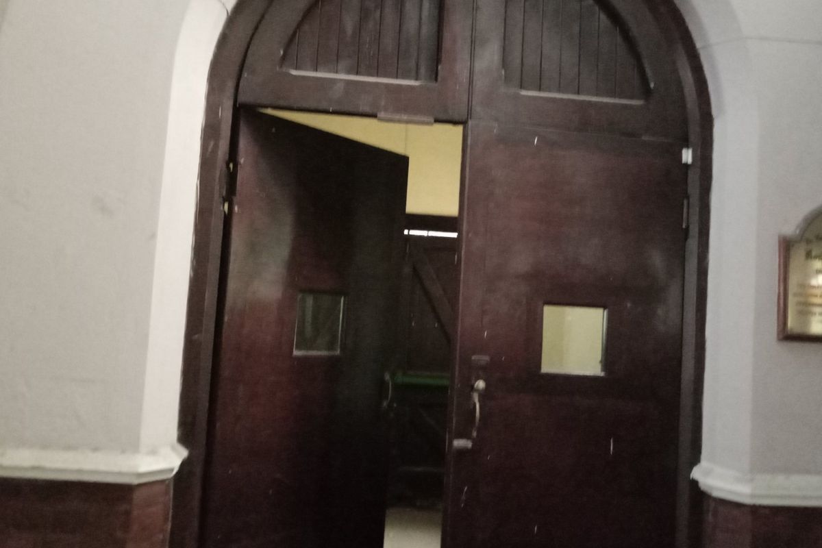 Architectural and Historical CHURCH Building For sale. Priced to sell. - Photo 3