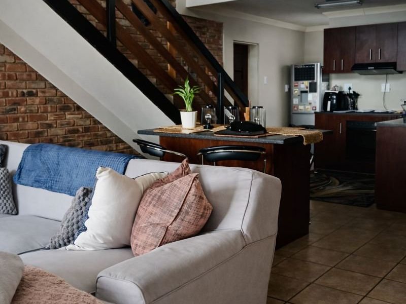 Great Value full title Townhouse in sought after yet secluded estate  - Photo 4