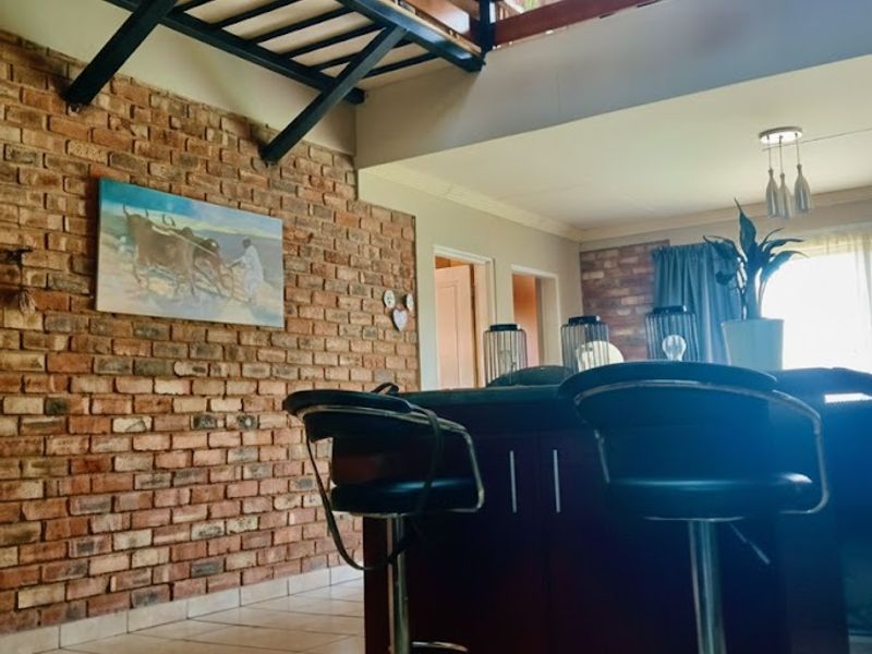 Great Value full title Townhouse in sought after yet secluded estate  - Photo 5