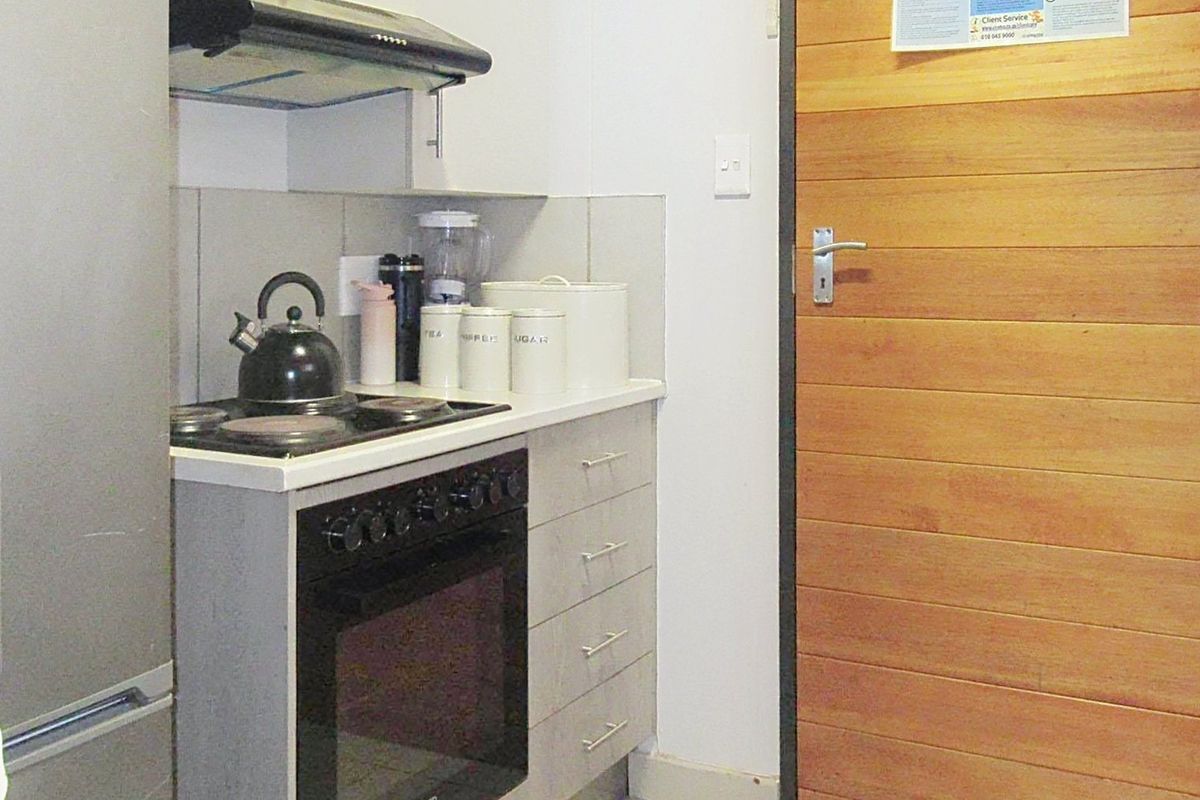 2 Bedroom House for Sale in Protea Glen - Photo 2