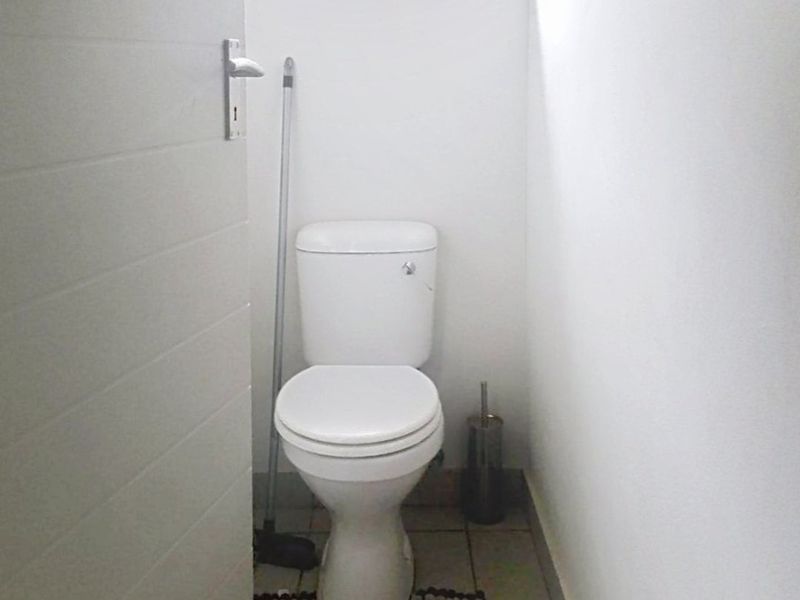 2 Bedroom House for Sale in Protea Glen - Photo 6