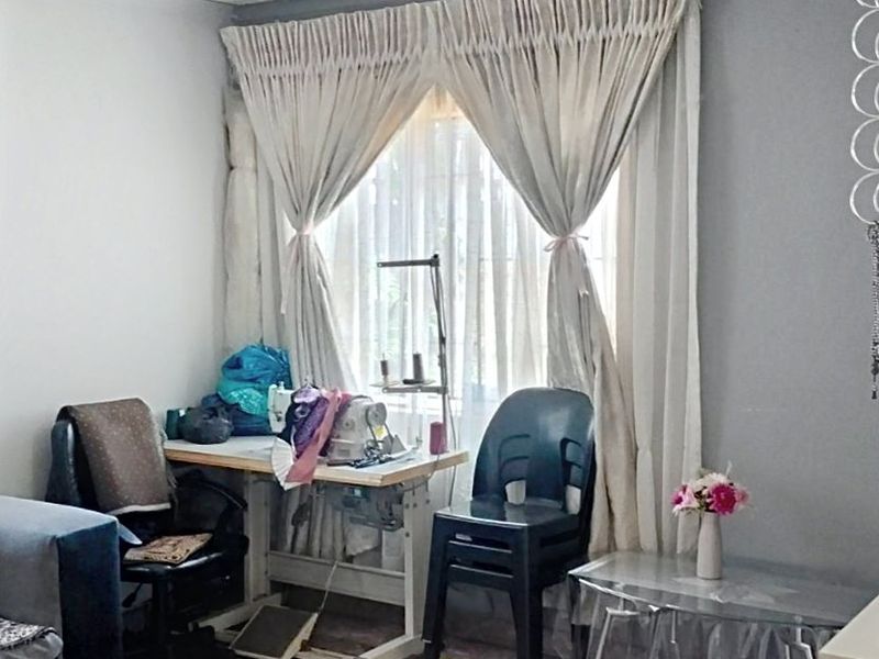 3 Bedroom House for Sale in Marlboro Gardens - Photo 6