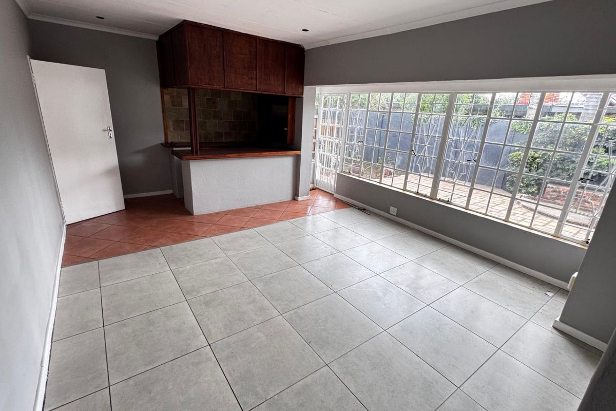 2 Bedroom 1 Bathroom very Big Apartment Wierdapark!! - Photo 5