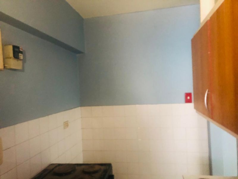 A Studio Apartment To Let In Durban Central, Durban - Photo 3