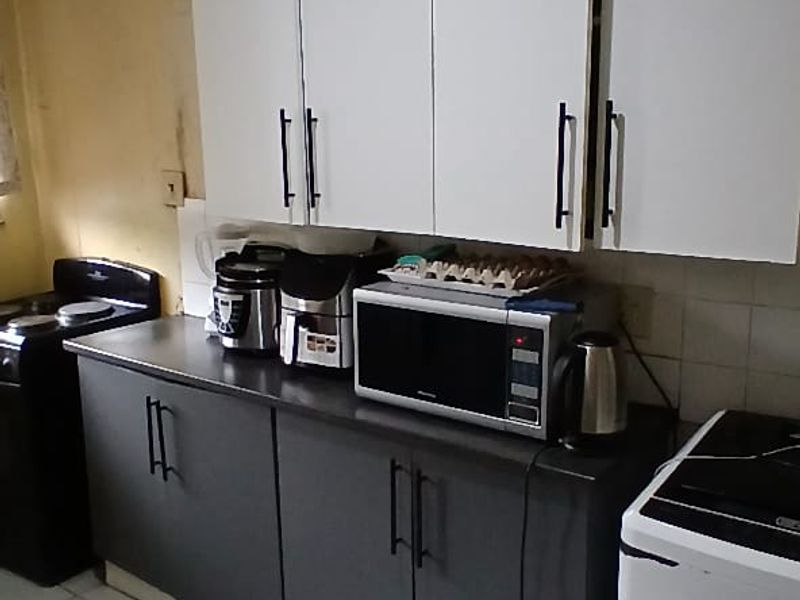 Spacious & Versatile 2-Bedroom Apartment – Muckleneuk, Pretoria - Photo 5